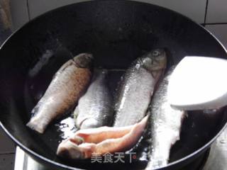 Deciphering Tip of The Tongue 2-red Dates, Crucian Carp and Papaya Soup recipe