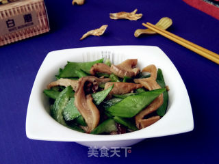 Stir-fried Loofah with White Mushrooms recipe