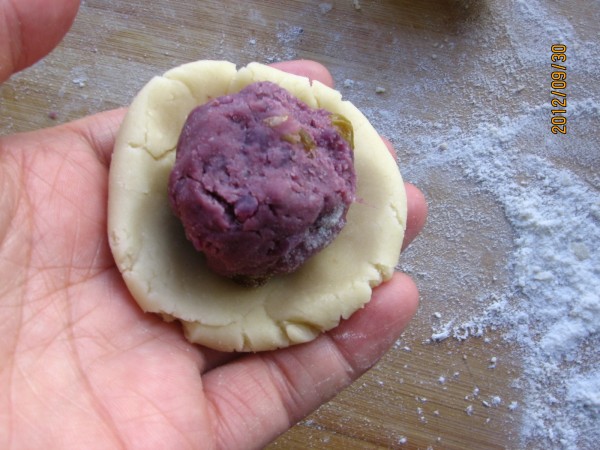 Beijing Style Purple Sweet Potato Mooncake recipe