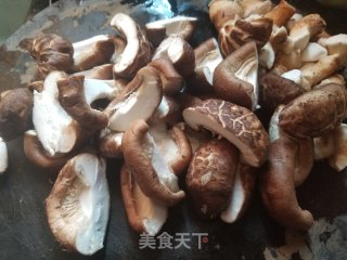 Fried Mushrooms with Yam Lettuce recipe