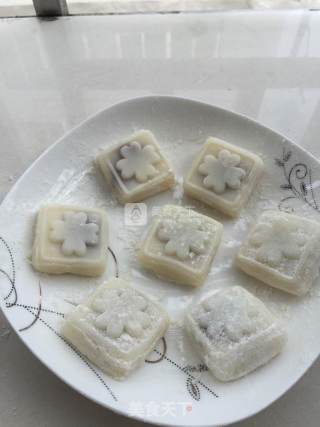 Snowy Purple Sweet Potato Mooncake recipe
