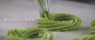 The High-value Christmas Garland Matcha Cookies are Crispy and Deep-fried! recipe