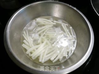 Shredded Cabbage with Fungus in Cold Dressing recipe