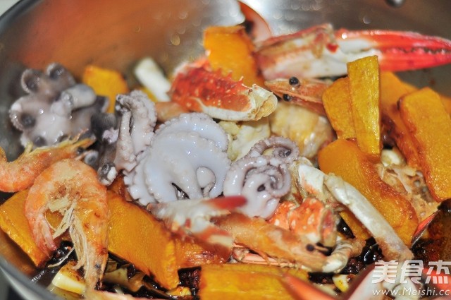 Spicy Seafood Pot recipe