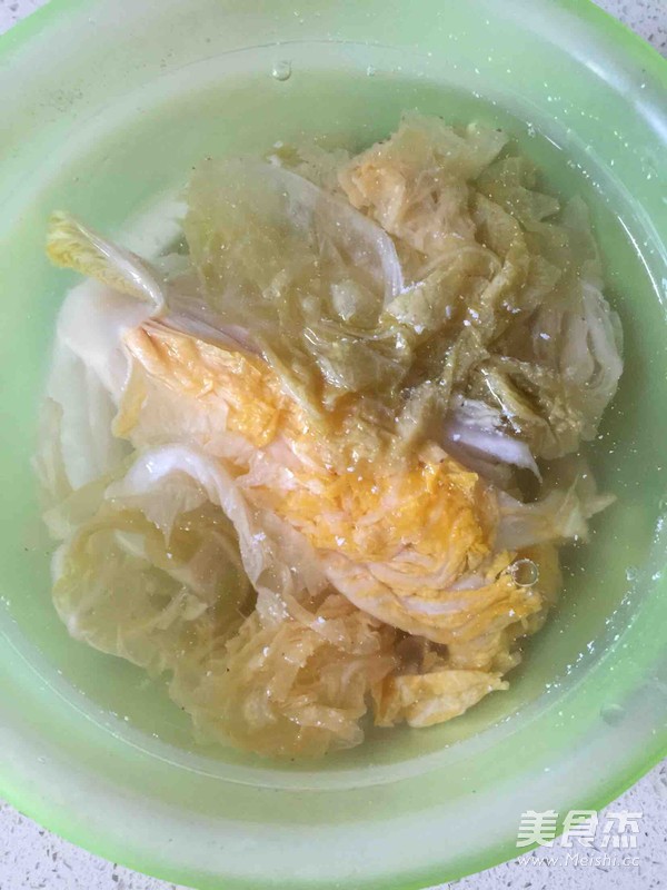 Sauerkraut and Egg Vegetarian Dumplings recipe