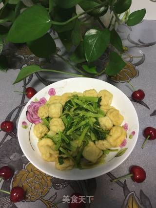 Stir-fried Tofu with Parsley recipe
