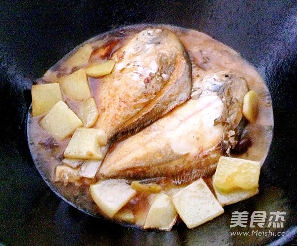 Grilled Flat Fish with Mushrooms and Potatoes recipe