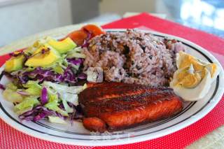 Nutritious Dinner-avocado Salad & Pan-fried Salmon recipe