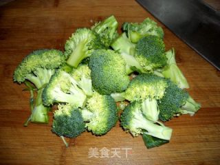 Broccoli with Garlic Abalone Sauce recipe