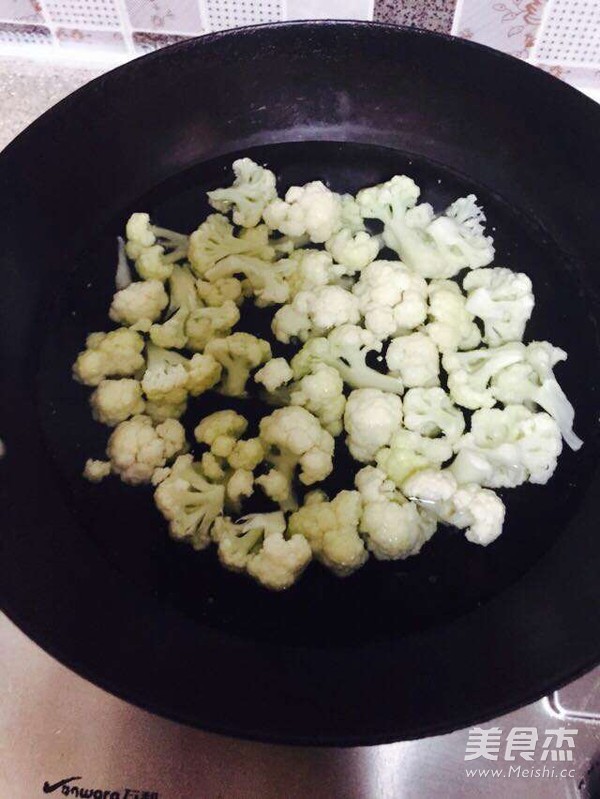 Lao Gan Ma Stir-fried Cauliflower recipe