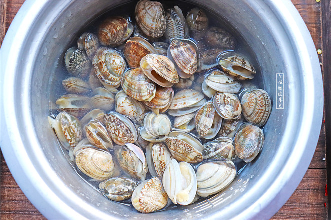 Wine Steamed Clams recipe