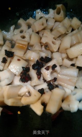 To Benefit The Stomach and Invigorate The Spleen-------sweet and Spicy Lotus Root recipe