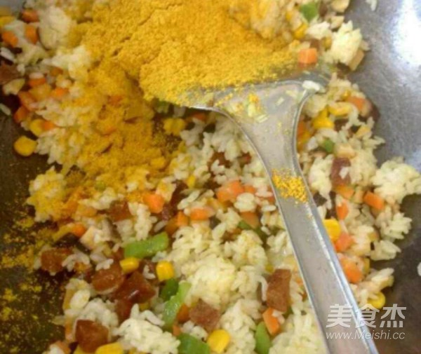 Assorted Fried Rice with Egg Yolk recipe