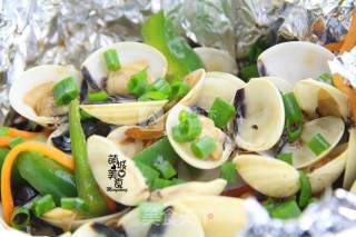 Baked White Scallops in Tin Foil are Cheap and Easy to Make. They are So Delicious that You Want to Swallow The Shells! recipe