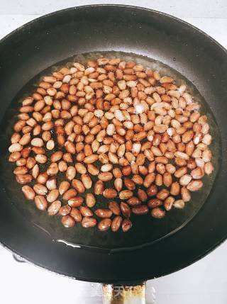 Peanuts Mixed with Parsley recipe
