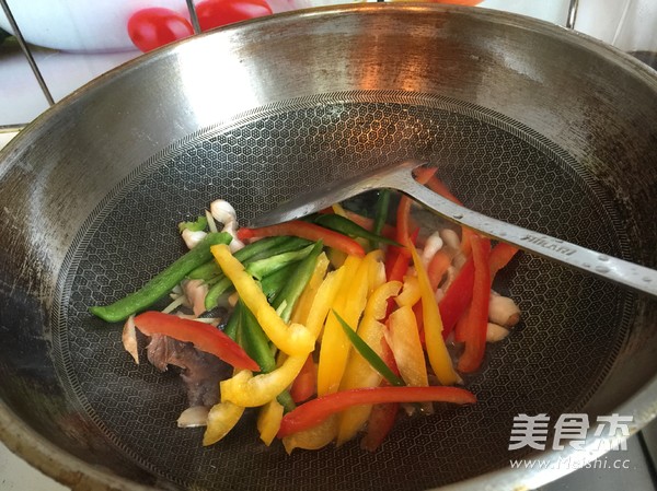 Razor Clams with Colored Pepper recipe