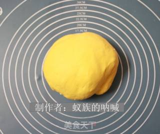 Shelled Bean Paste Buns, Pumpkin Meat Buns, Bear Paw Meat Buns Made of Pumpkin Puree recipe