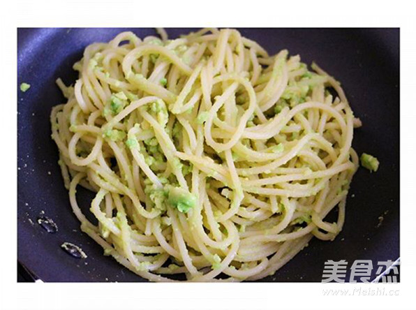 Black Pepper Pork Chop Pasta with Avocado recipe