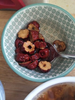 Red Dates, Peach Gum, Snow Swallow and Saponin Rice recipe