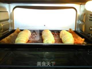 Caterpillar Bread with Cheese Raisin recipe