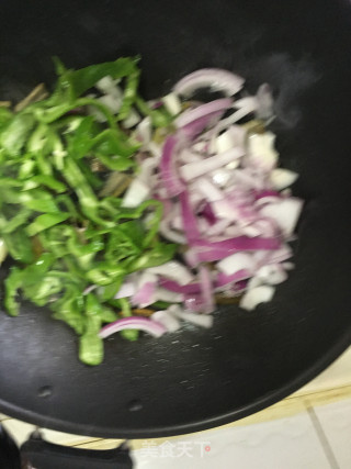 Stir-fried Rice Eel with Green Pepper and Onion recipe