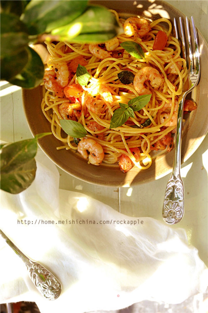 A Nice Weekend Lunch for One Person [tomato and Shrimp Pasta]
