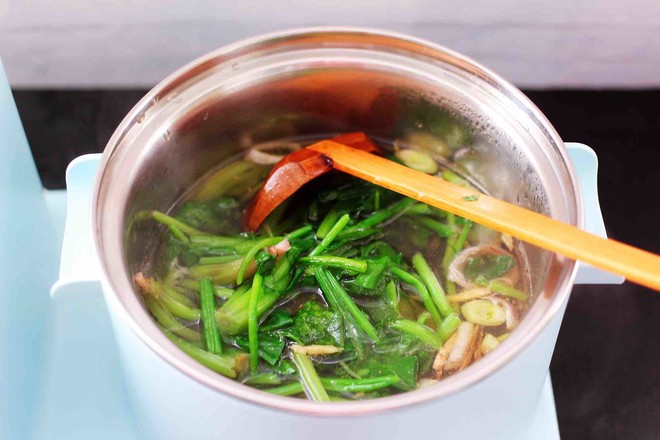 Spinach and Pork Liver Soup recipe