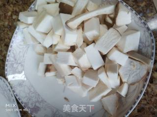 Beef Diced with Black Pepper and Pleurotus recipe
