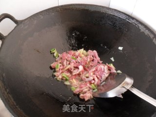 Stir-fried Pork with Garlic Leaves recipe