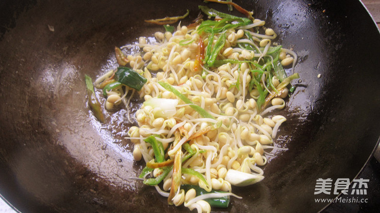 Fried Noodles with Bean Sprouts recipe