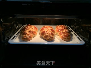 Almond Braided Bread (soup Type, Once Fermented) recipe
