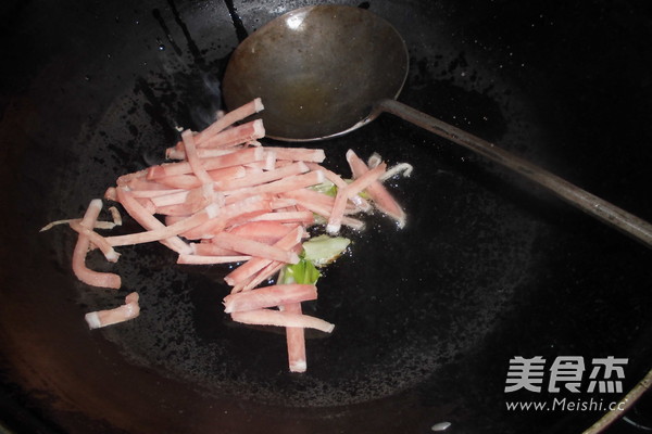 Stir-fried Cabbage with Black Bean Sprouts recipe