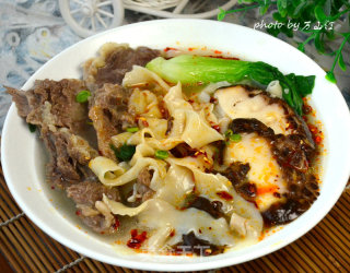 Beef Ribs and Mushroom Noodles recipe
