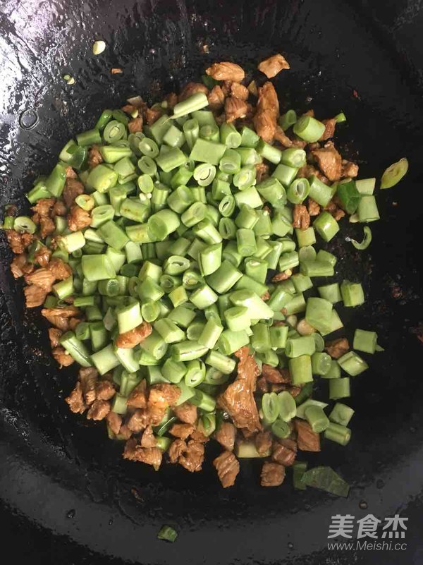 Stir-fried String Beans with Diced Meat recipe