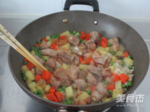 Braised Rice with Pork Ribs and Mixed Vegetables recipe