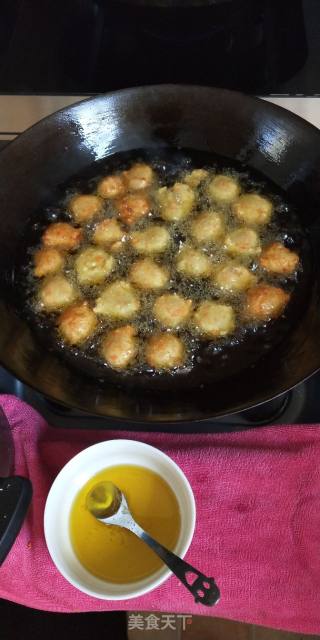 Vegetarian Fried Carrot and Lotus Root Meatballs recipe