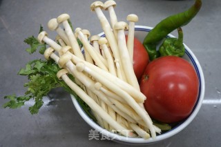 Tomato and Mushroom Meat Soup recipe