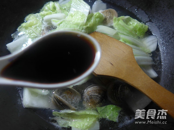 Cabbage and Clam Soup with Vermicelli recipe