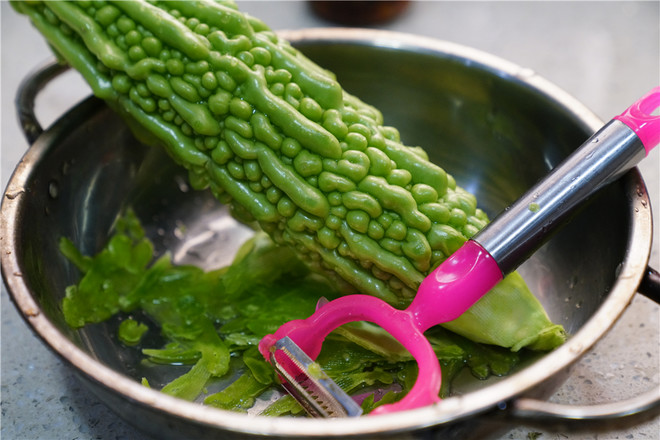 Sour and Fresh Bitter Gourd Slices recipe