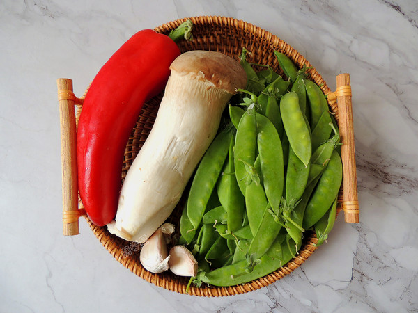 Fried Snow Peas with Pleurotus Eryngii recipe