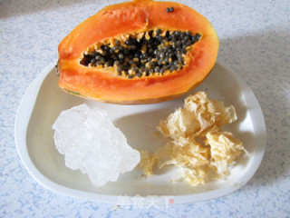 Papaya and White Fungus Soup with Nourishing Lungs and Beauty recipe