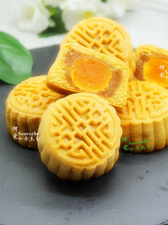 Cantonese-style Lotus Paste and Egg Yolk Mooncakes recipe