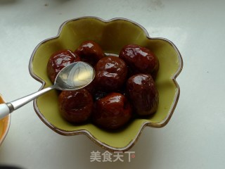 【steamed Red Dates】beauty and Taste Good recipe