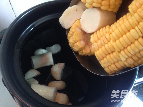 Corn Horseshoe Spare Rib Soup recipe