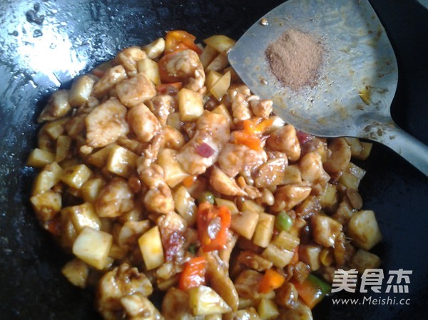 Stir-fried Diced Chicken with Diced Potatoes recipe