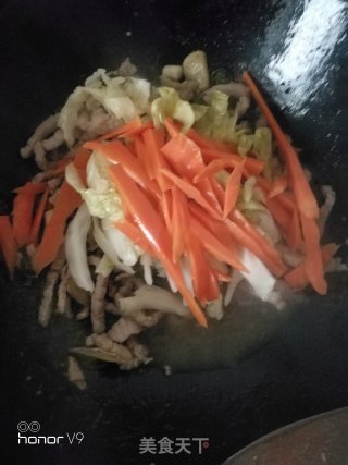 Stir-fried Shredded Pork with Green Pepper and Kimchi recipe