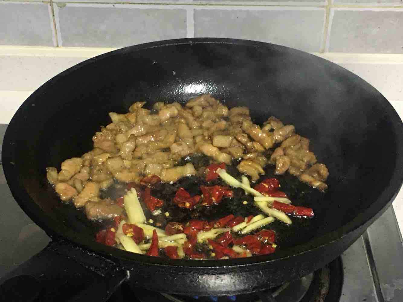 Fried Pork with Chrysanthemum Stalks recipe