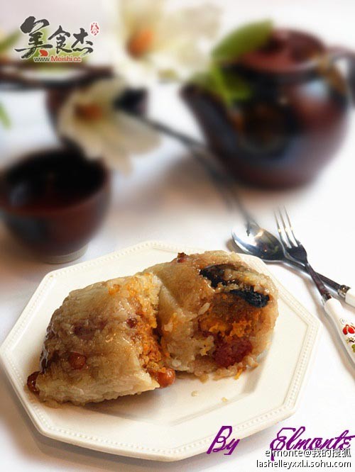 Scallops, Peanuts and Egg Yolk Rice Dumplings recipe