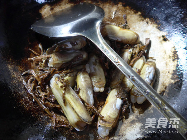 Bamboo Shoot and Dried Vegetable Clam Soup recipe