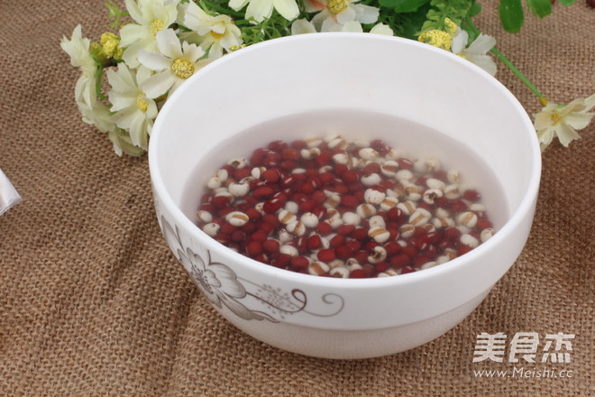 Red Bean Barley Damp-removing Porridge is Suitable for Rainy Season recipe